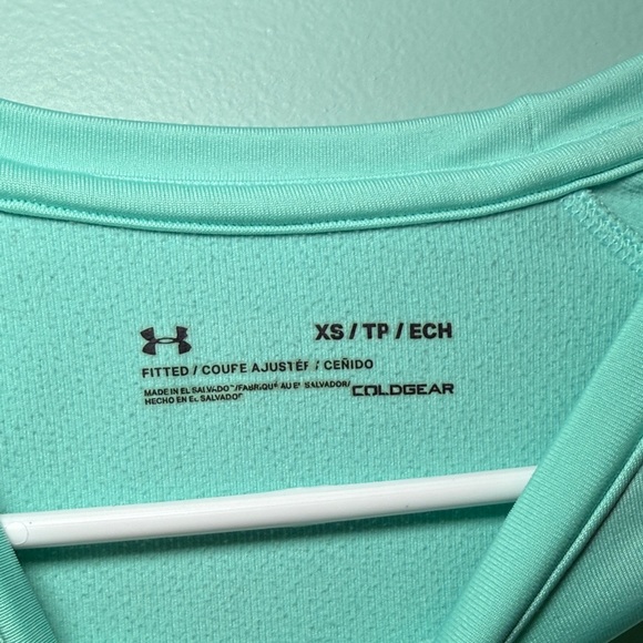 Under Armour Women’s Cold Gear - Picture 2 of 3